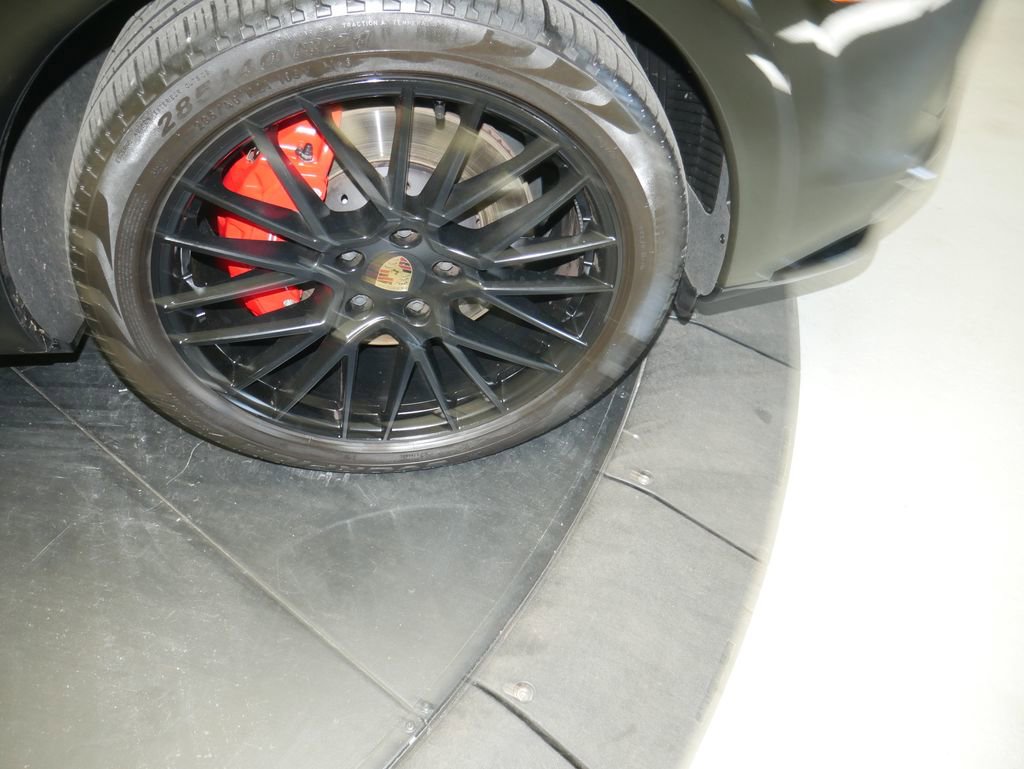 Certified 2023 Porsche Cayenne GTS AWD/4WD image 18