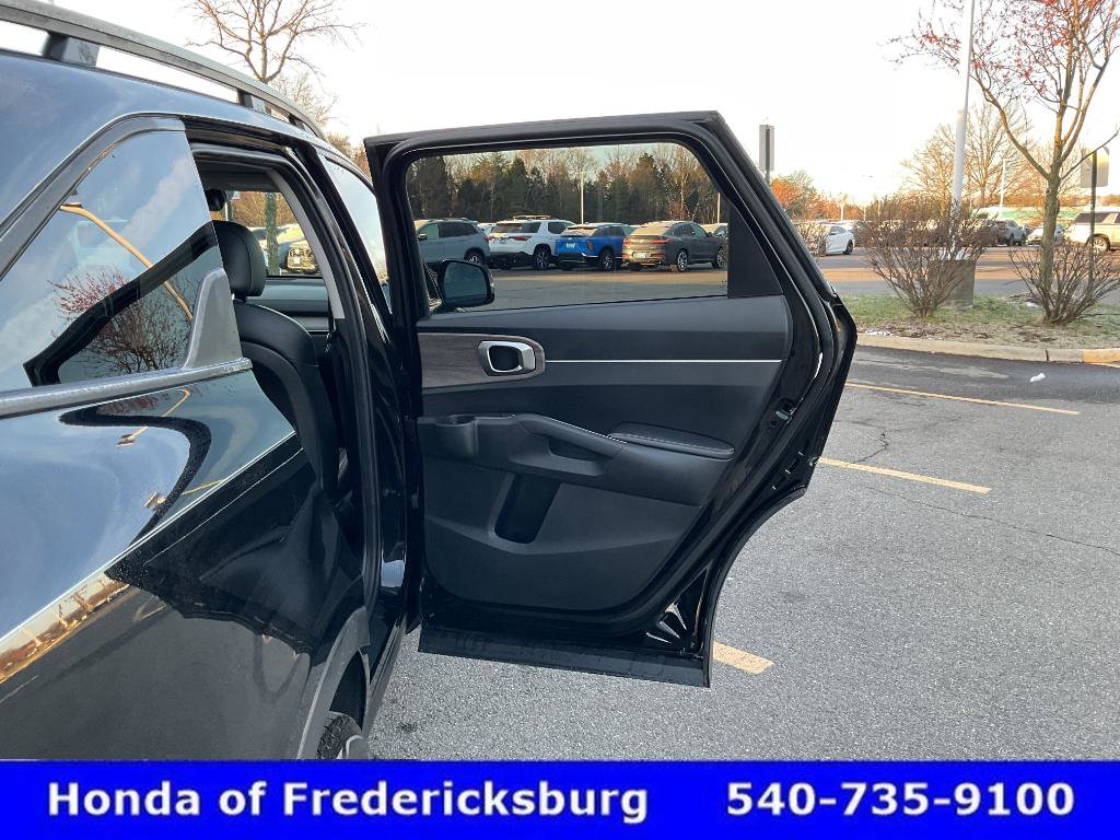 Used 2022 Kia Sorento S image 17