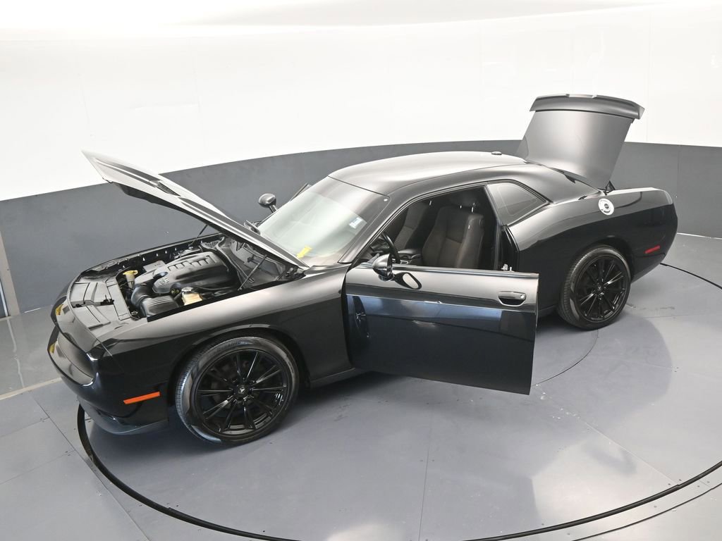 Used 2019 Dodge Challenger SXT image 62