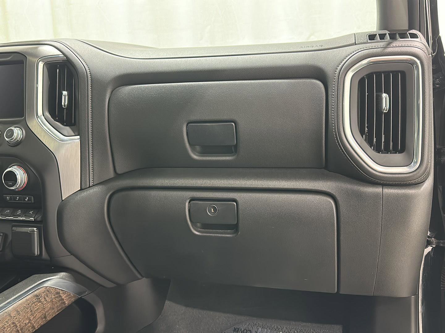 Used 2022 GMC Sierra 3500 Denali w/ Denali Ultimate Package image 26