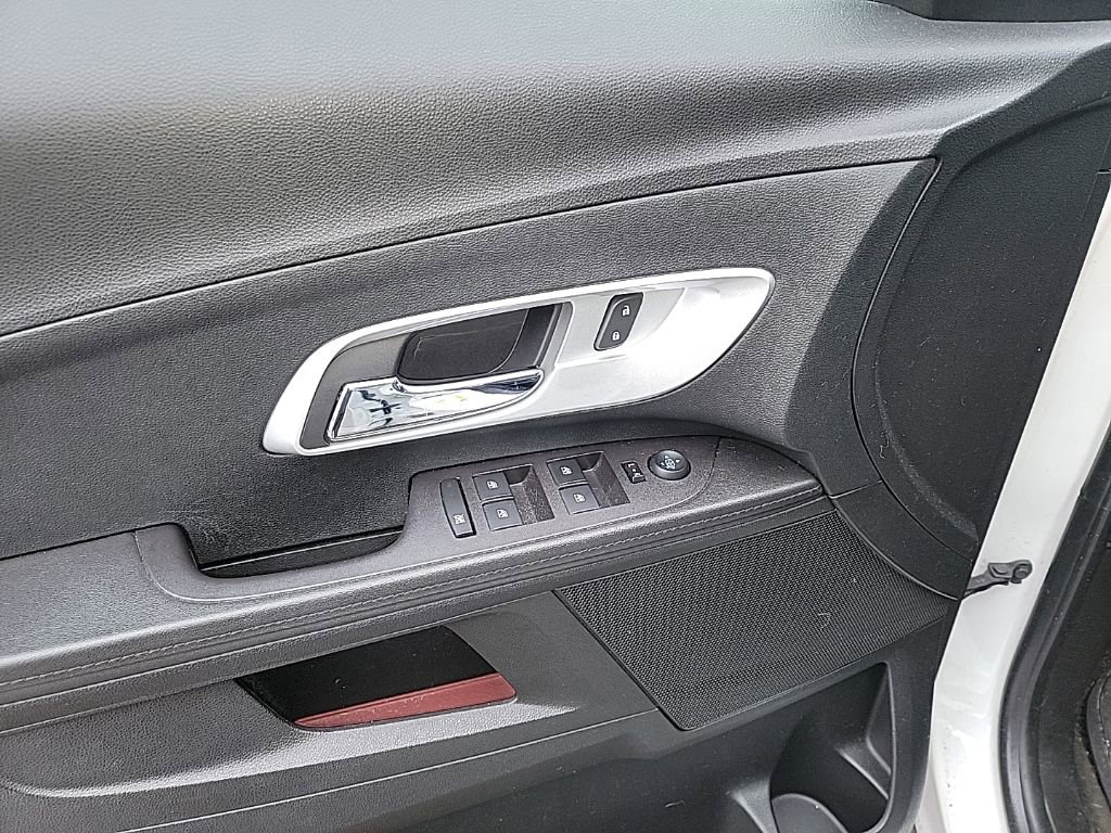 Used 2017 Chevrolet Equinox Premier w/ Enhanced Convenience Package image 29