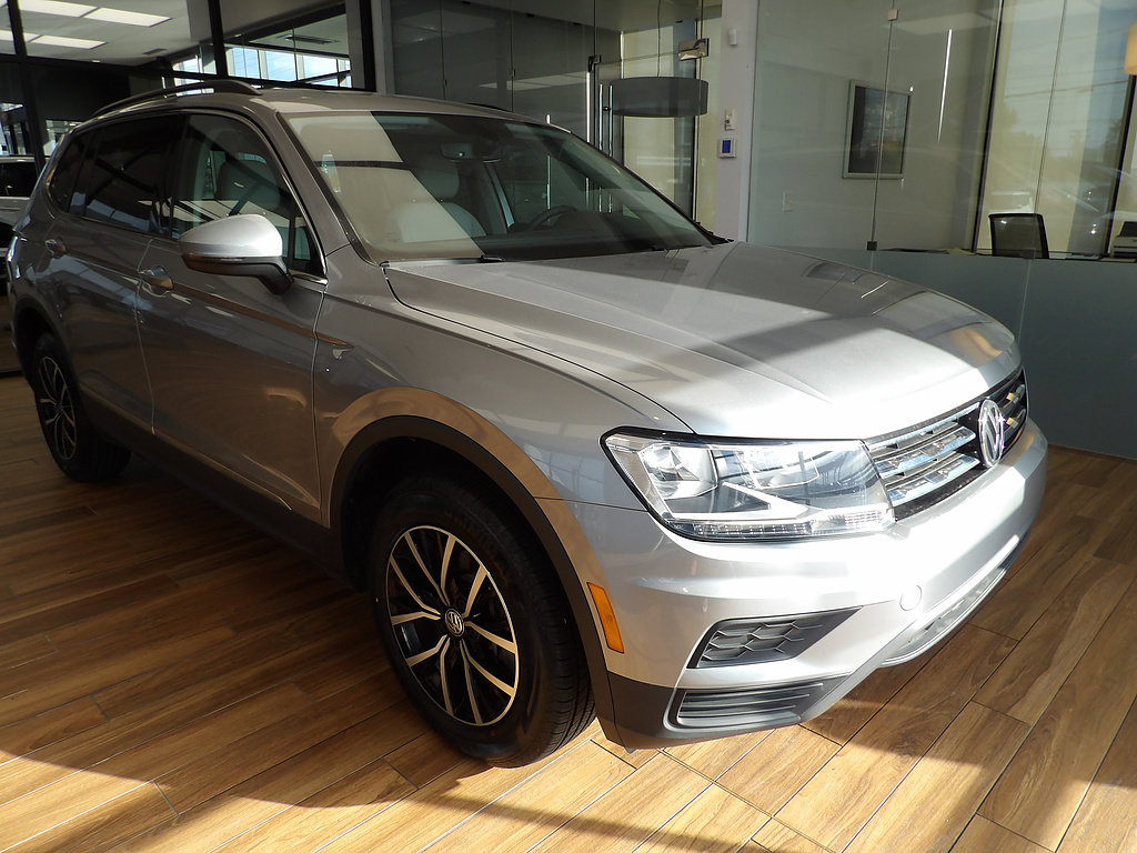 Used 2021 Volkswagen Tiguan SE FWD image 3