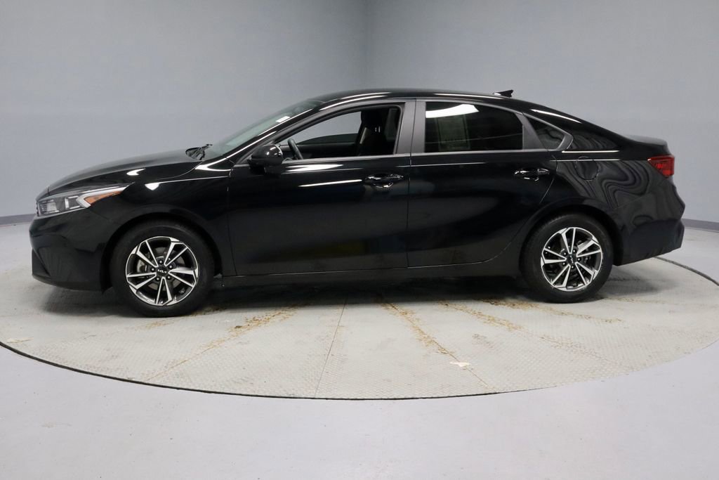 Used 2023 Kia Forte LXS FWD image 7
