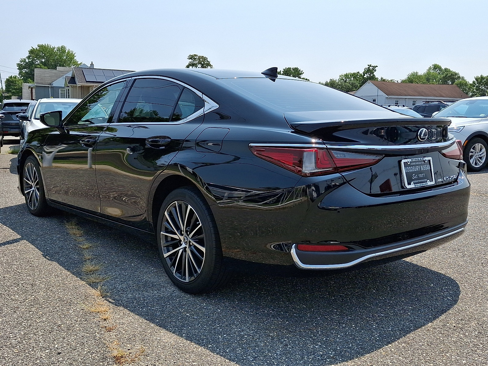 Used 2023 Lexus ES 250 w/ Premium Package AWD/4WD image 4