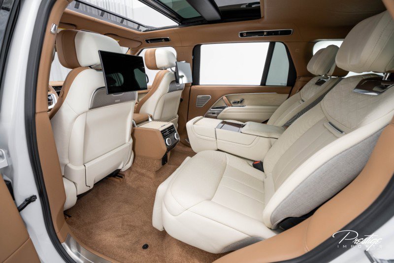 Used 2023 Land Rover Range Rover SV image 46