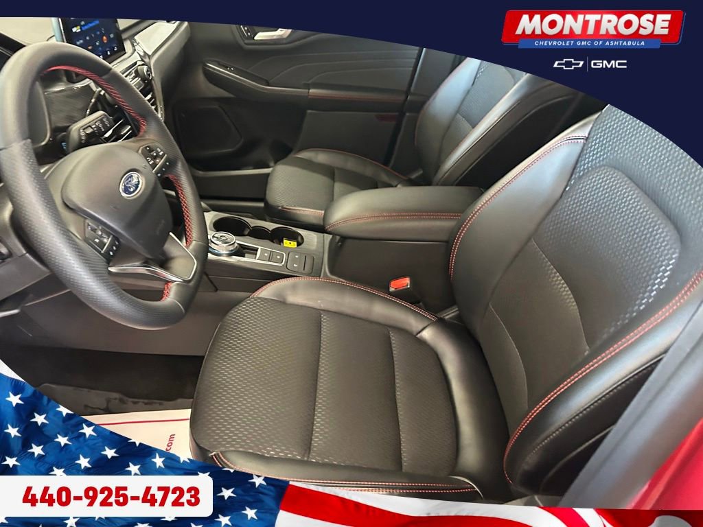 Used 2025 Ford Escape ST-Line w/ Cold Weather Package FWD image 11