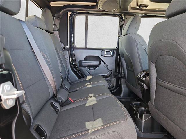 Used 2024 Jeep Gladiator Sport AWD/4WD image 17