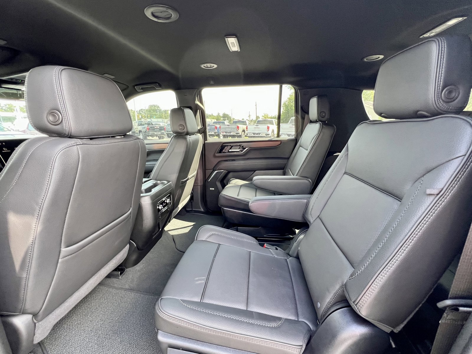 New 2025 GMC Yukon XL Denali AWD/4WD image 29