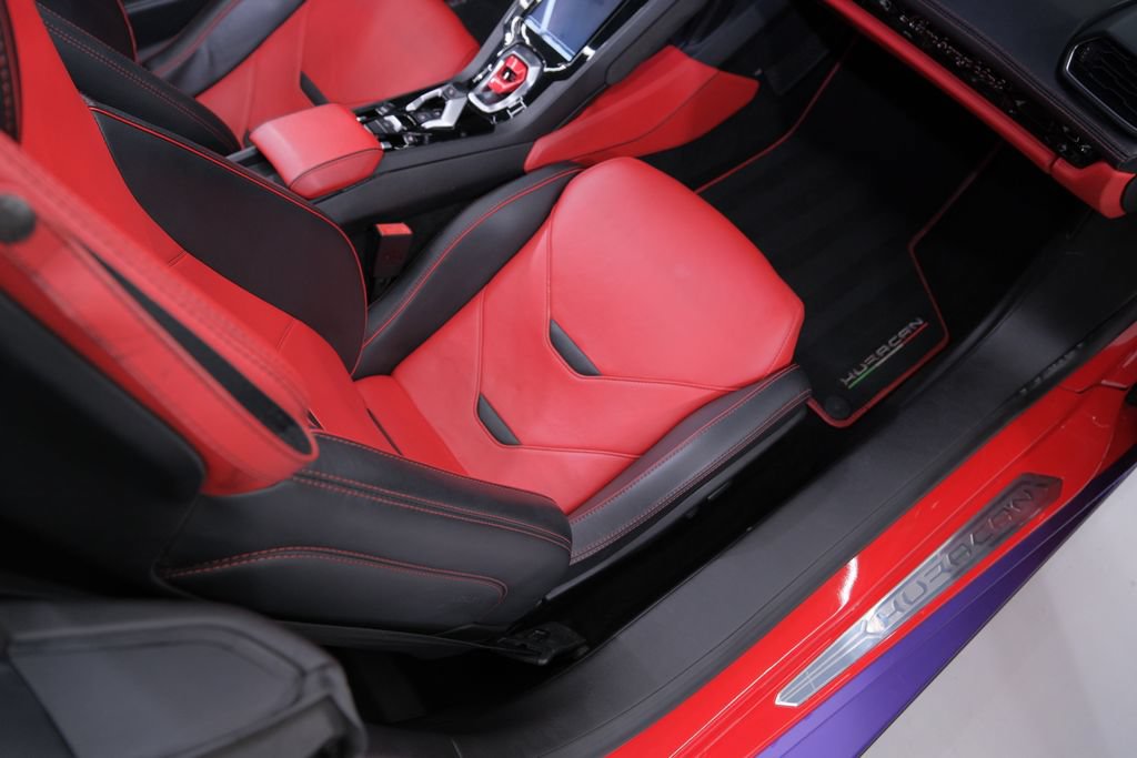 Used 2021 Lamborghini Huracan EVO RWD image 19