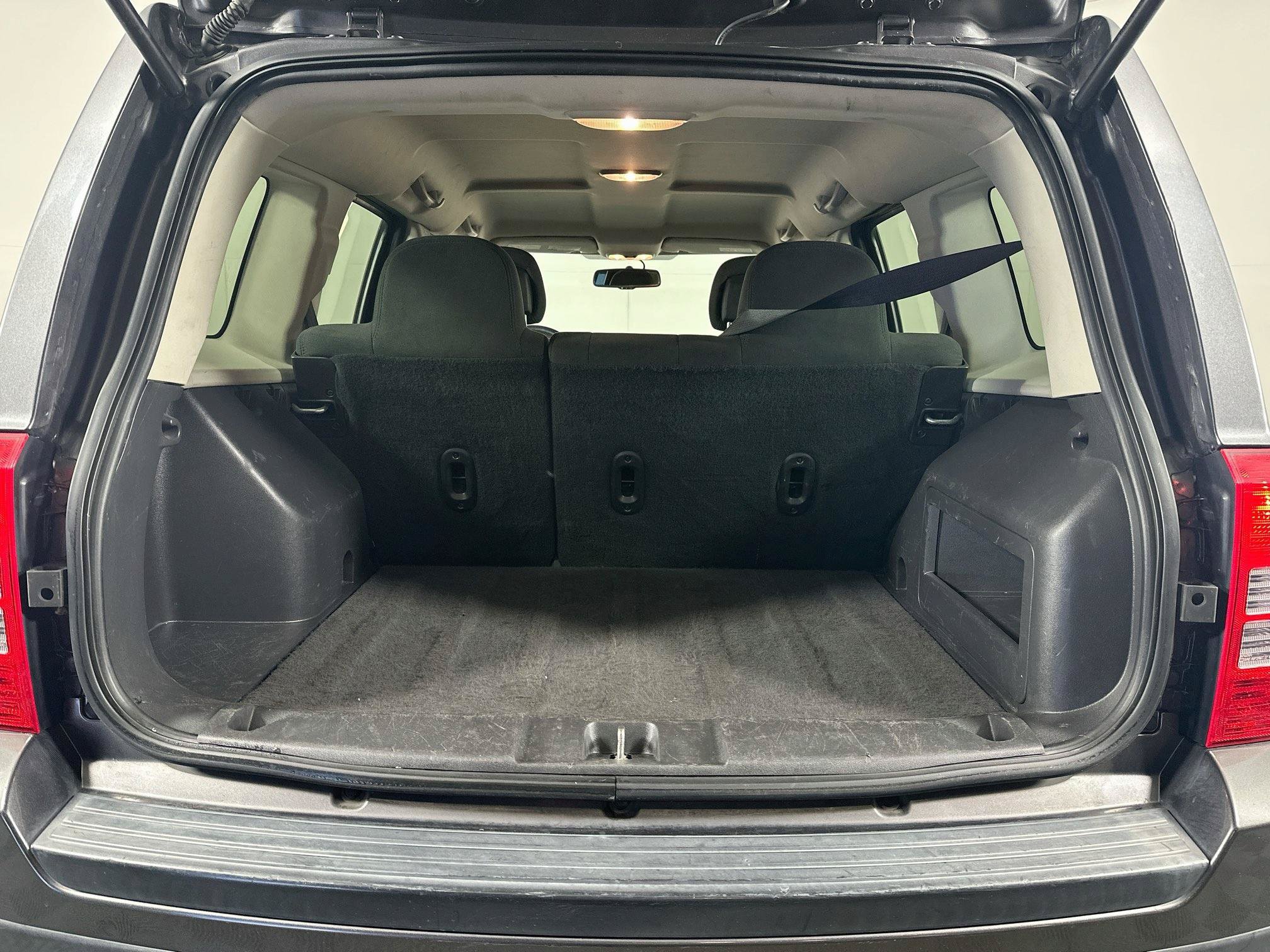 Used 2017 Jeep Patriot Latitude FWD image 24