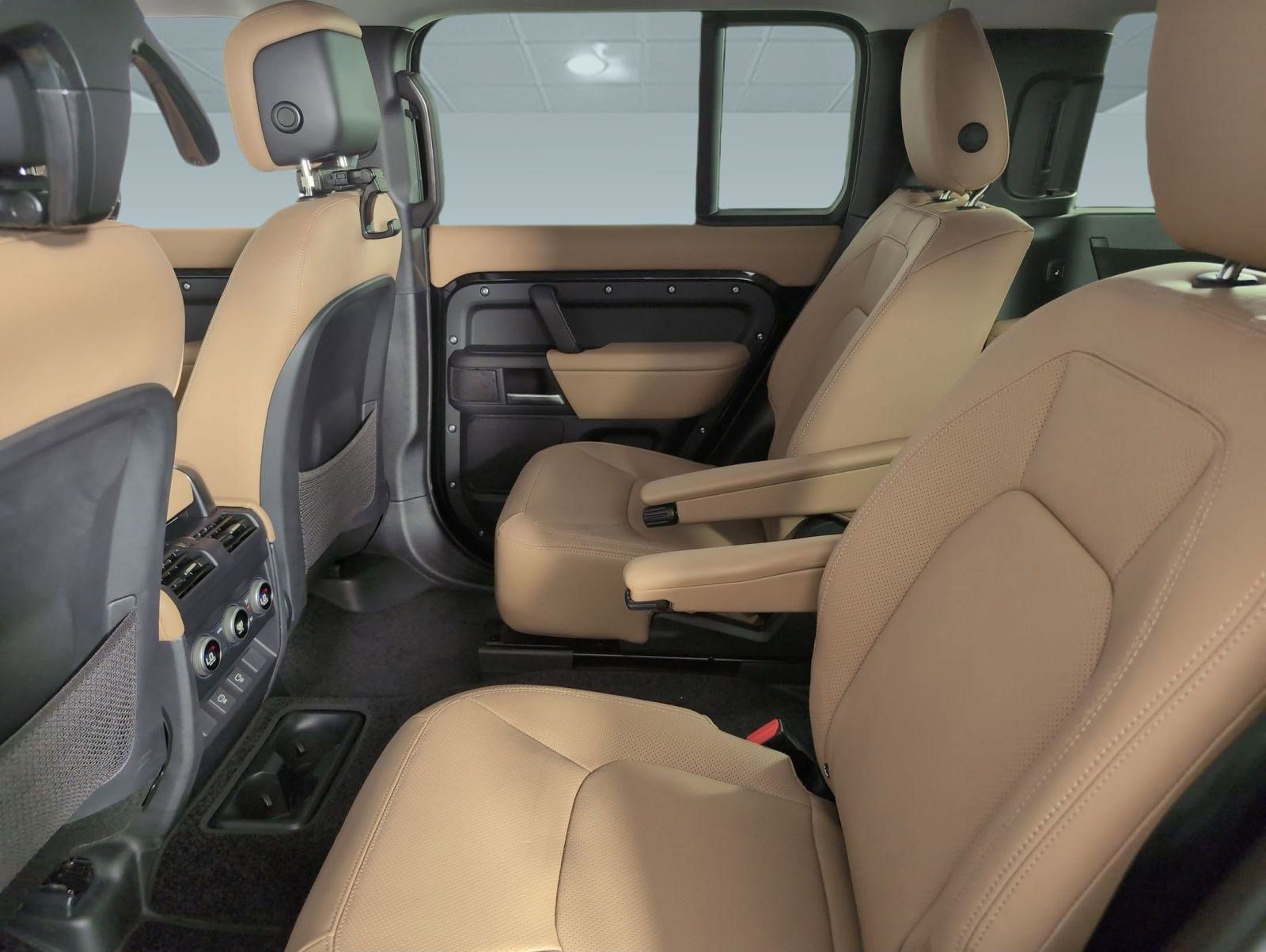 New 2025 Land Rover Defender 130 X-Dynamic SE AWD/4WD image 22