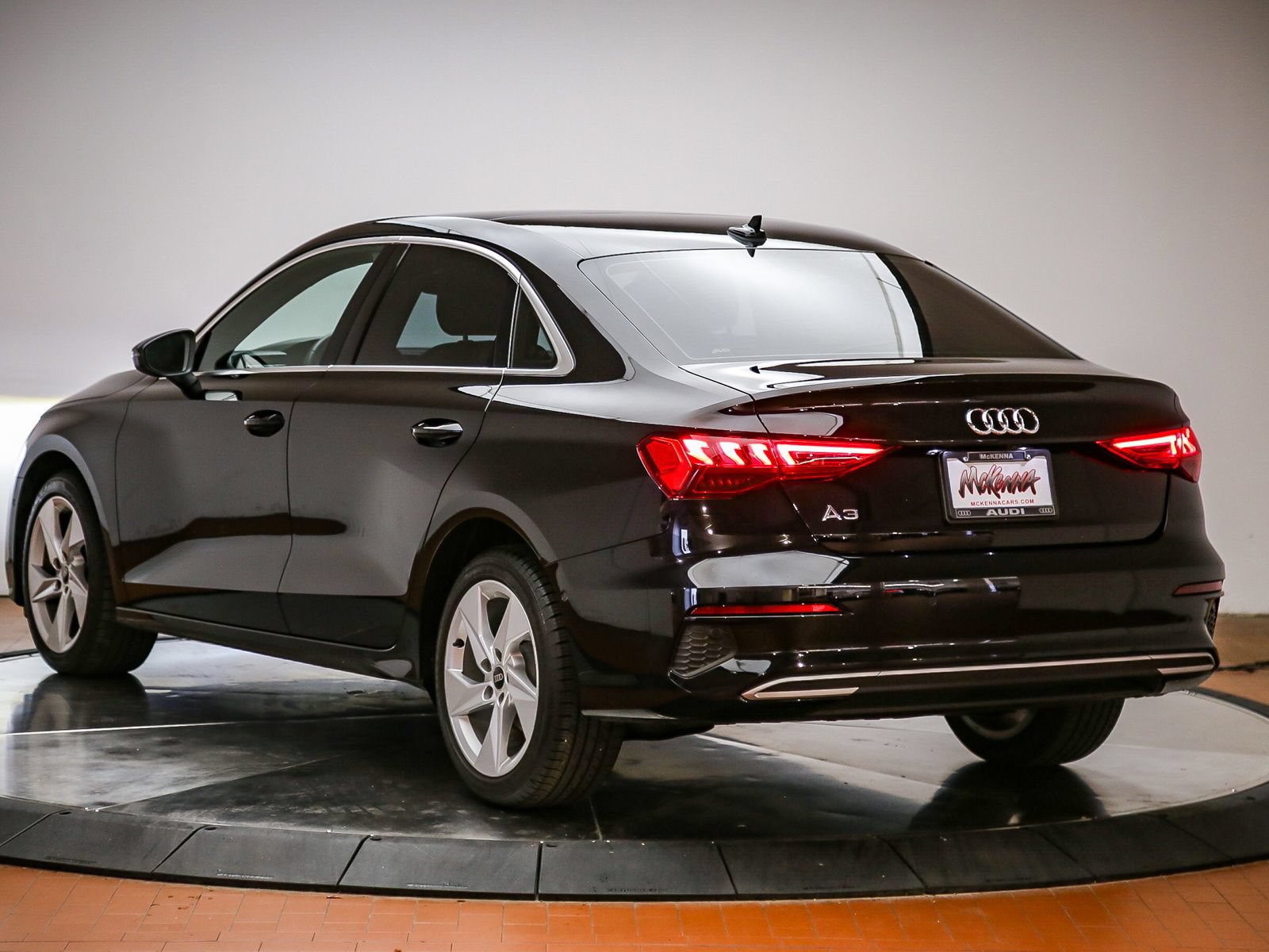 Used 2023 Audi A3 2.0T Premium FWD image 2