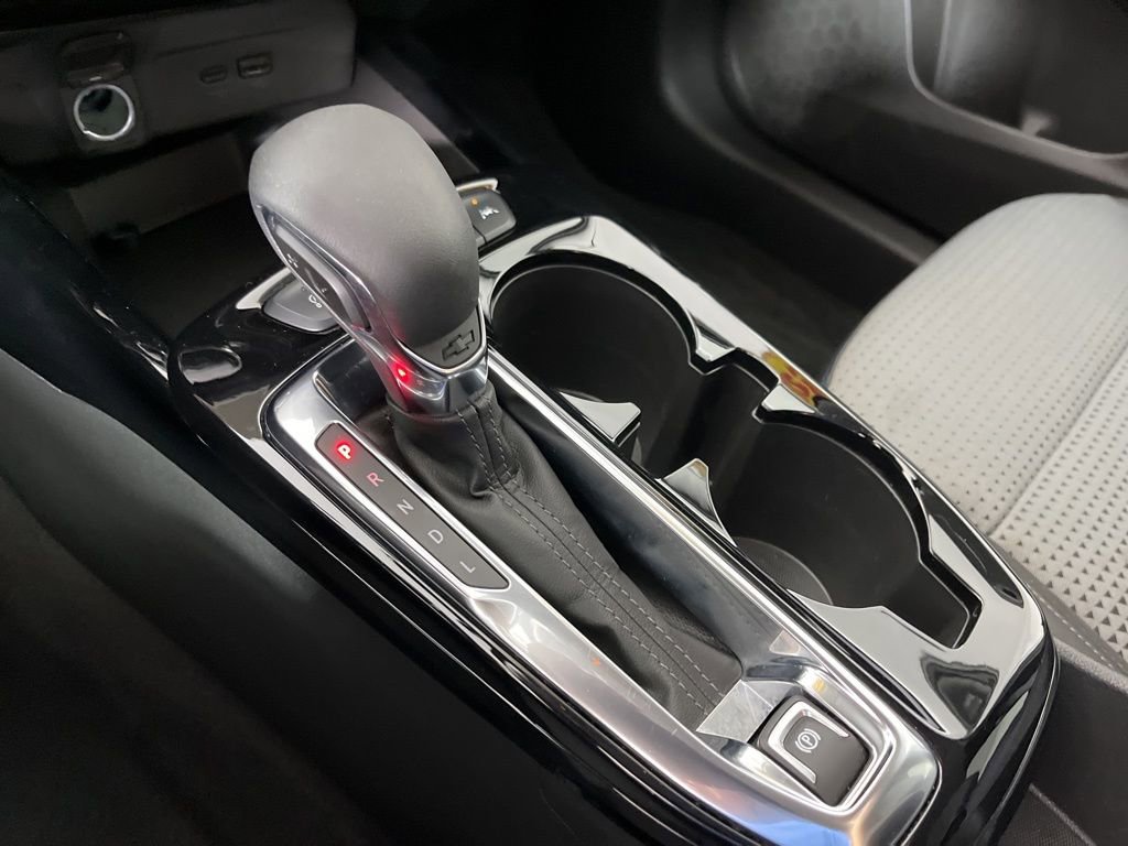 Used 2025 Chevrolet Trax LT w/ LT Convenience Package image 31