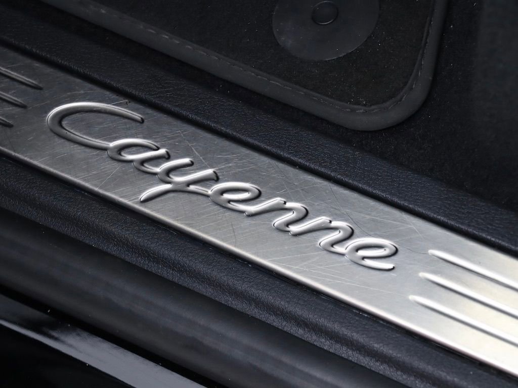 Used 2016 Porsche Cayenne image 16
