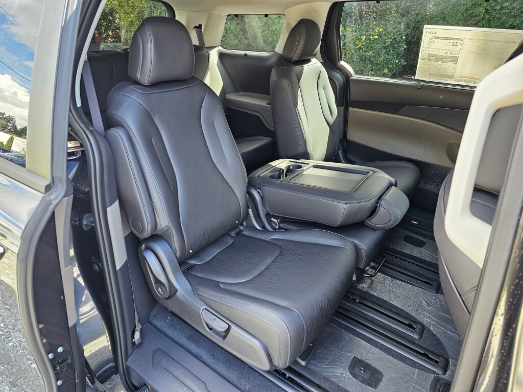 New 2026 Kia Carnival EX image 27