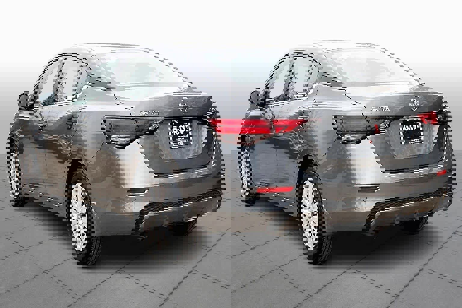 Used 2024 Nissan Sentra S image 10