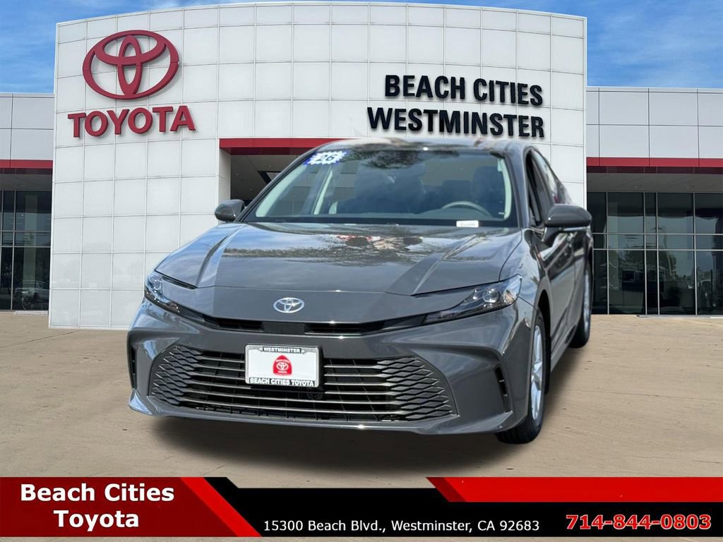 Used 2026 Toyota Camry LE w/ Convenience Package image 5
