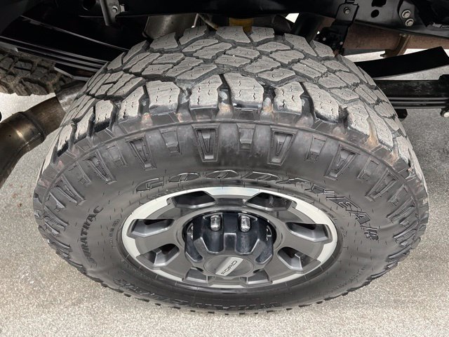 Used 2023 Ford F350 Platinum w/ Tremor Off-Road Package AWD/4WD image 16