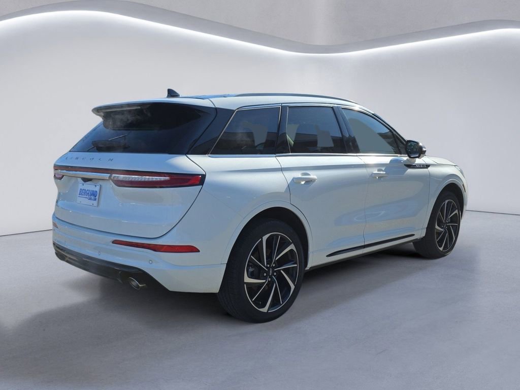 Used 2023 Lincoln Corsair Grand Touring w/ Equipment Group 301A image 4