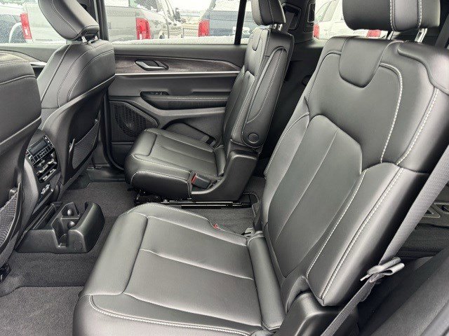 New 2025 Jeep Grand Cherokee L Limited image 29
