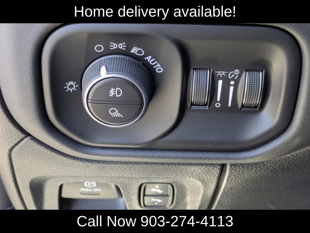 Used 2025 RAM 1500 Limited w/ Body Color Bumper Group image 27