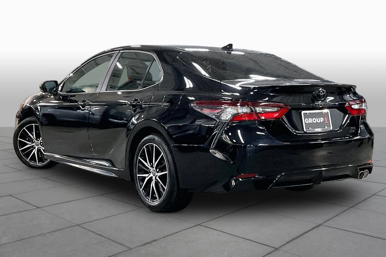 Used 2023 Toyota Camry SE w/ Cold Weather Package AWD/4WD image 12