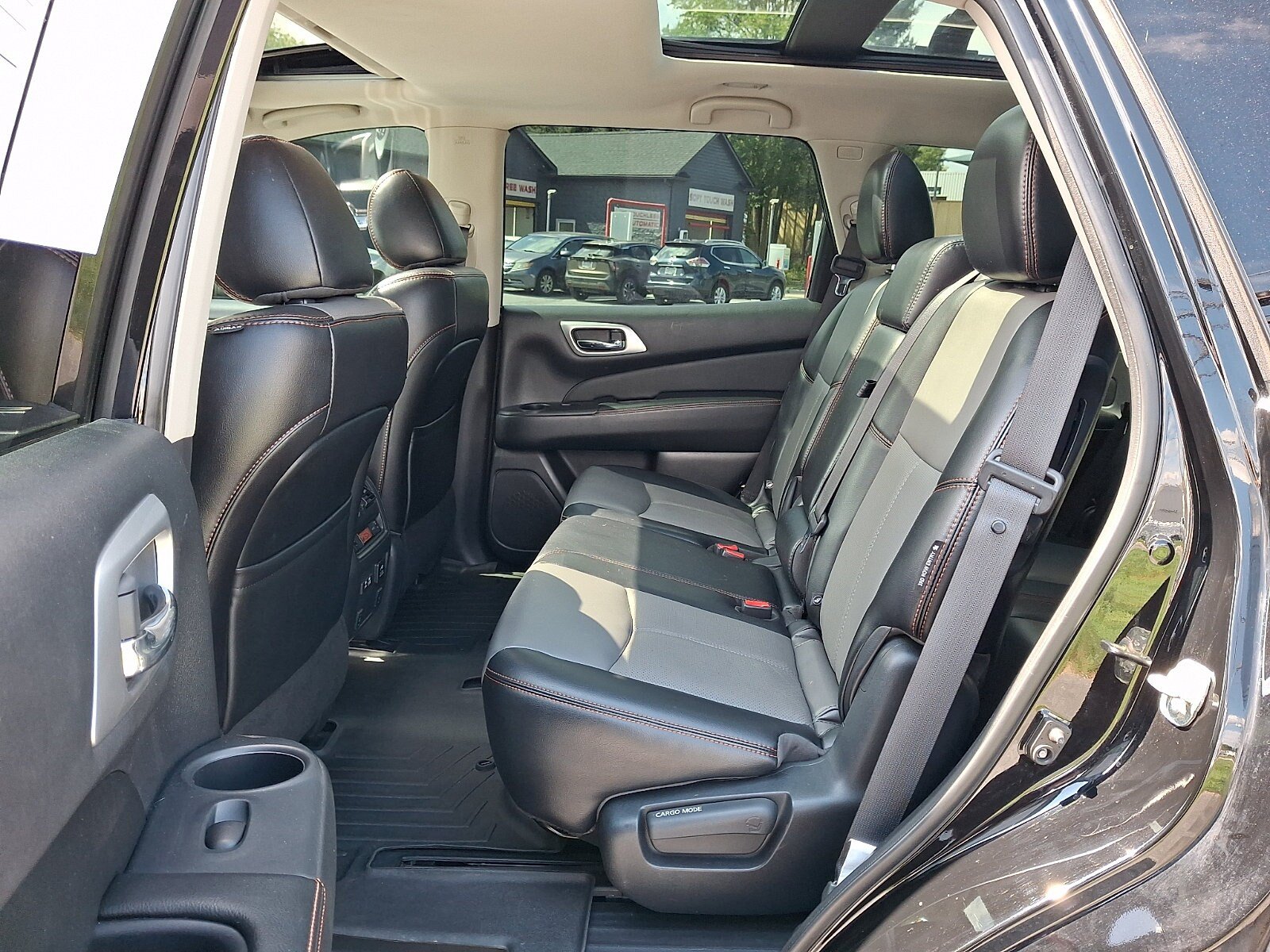 Used 2020 Nissan Pathfinder SL AWD/4WD image 12