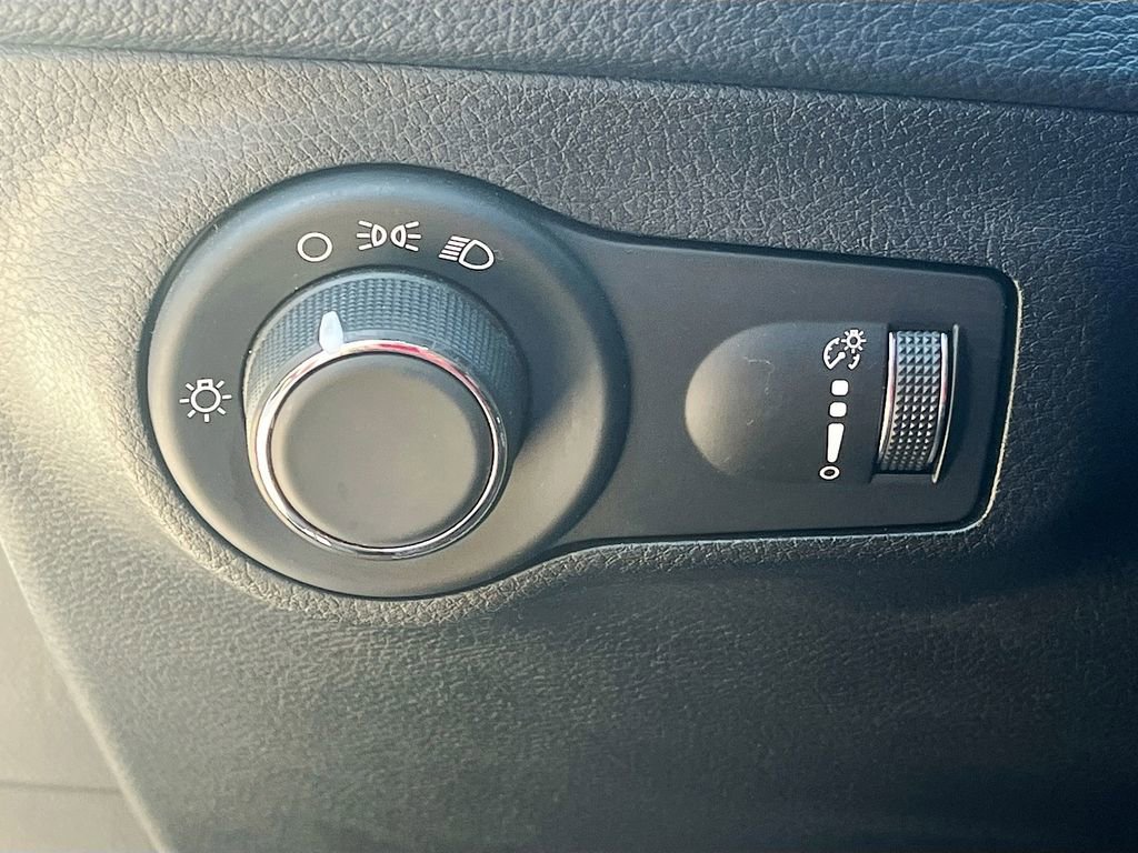 Used 2019 Jeep Compass Sport image 10