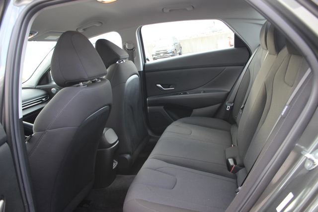 Used 2024 Hyundai Elantra SE image 22