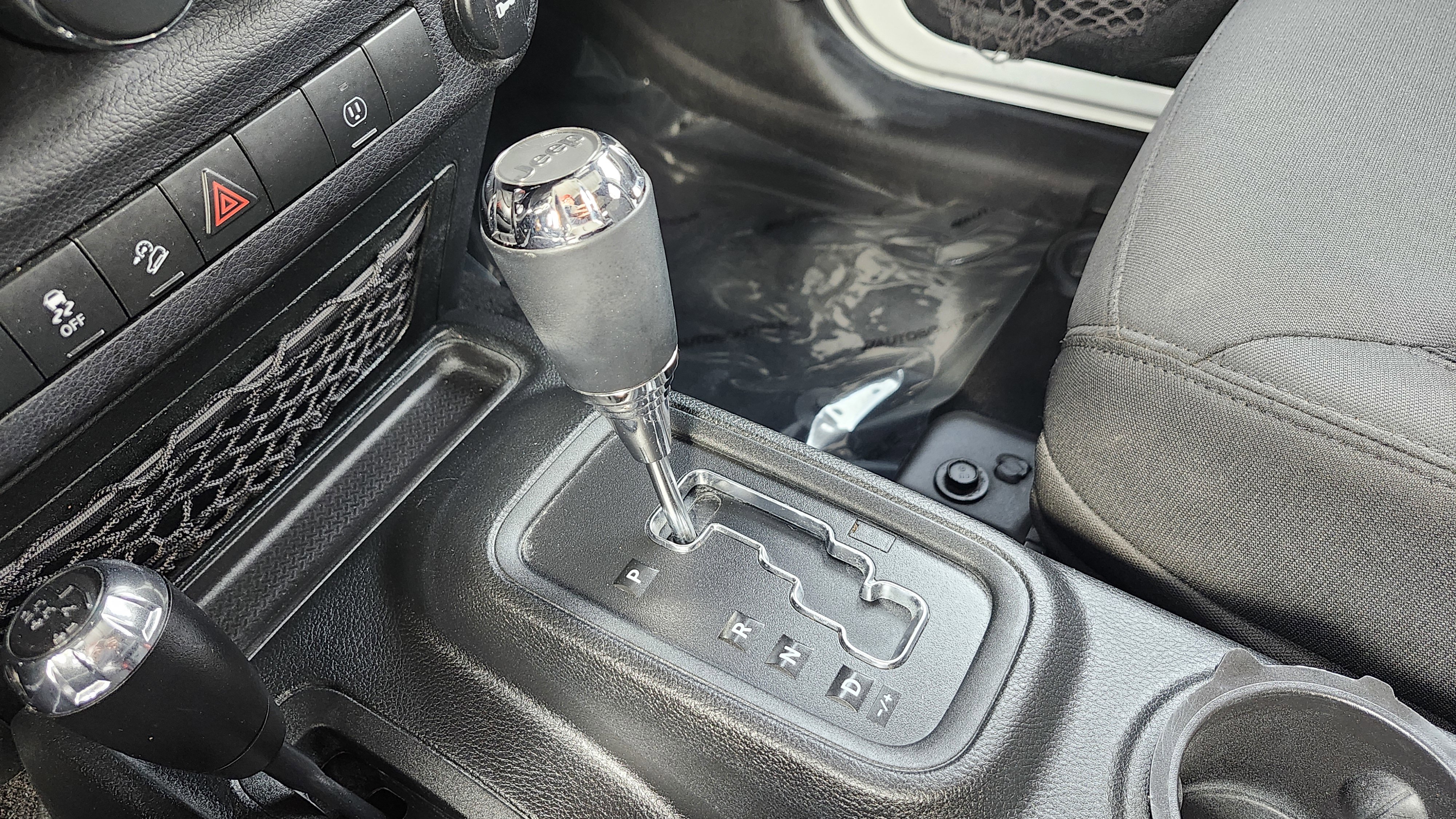 Used 2017 Jeep Wrangler Unlimited Sport image 27