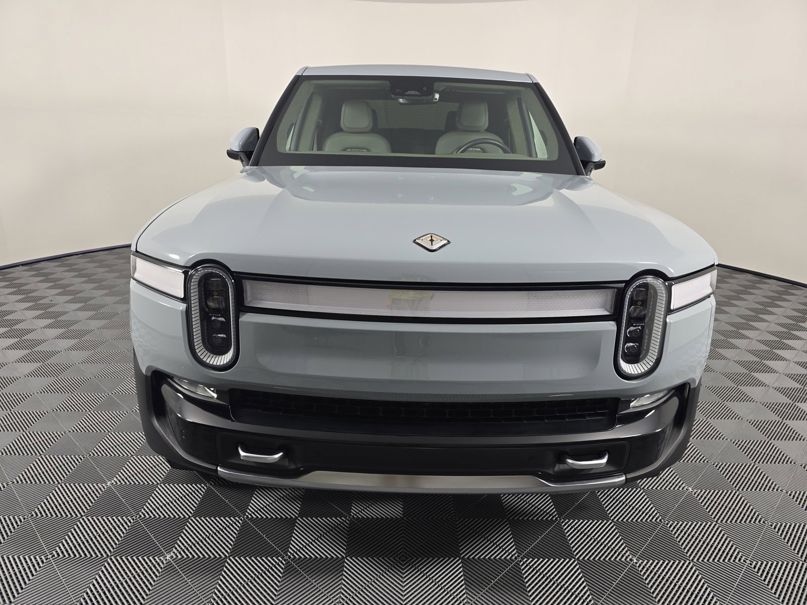 Used 2022 Rivian R1T Adventure image 8