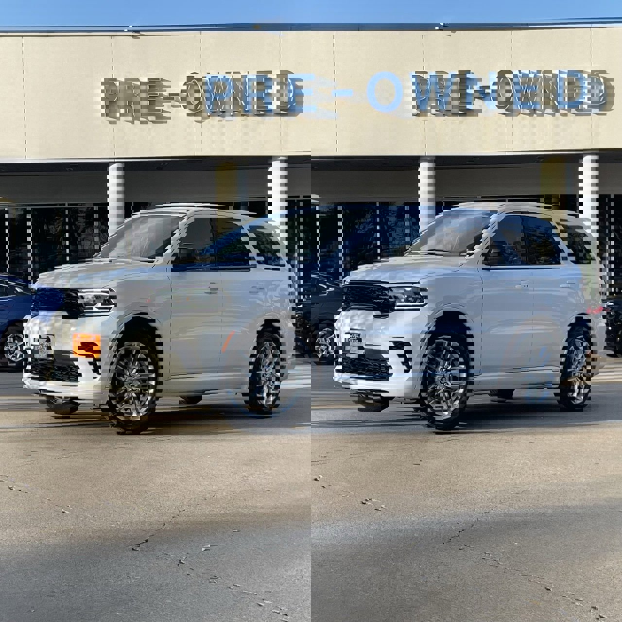 Used 2023 Dodge Durango GT image 1