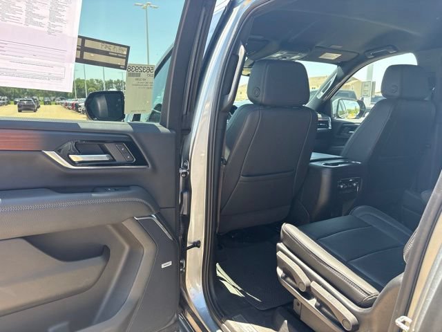 Used 2025 GMC Yukon XL Denali AWD/4WD image 25