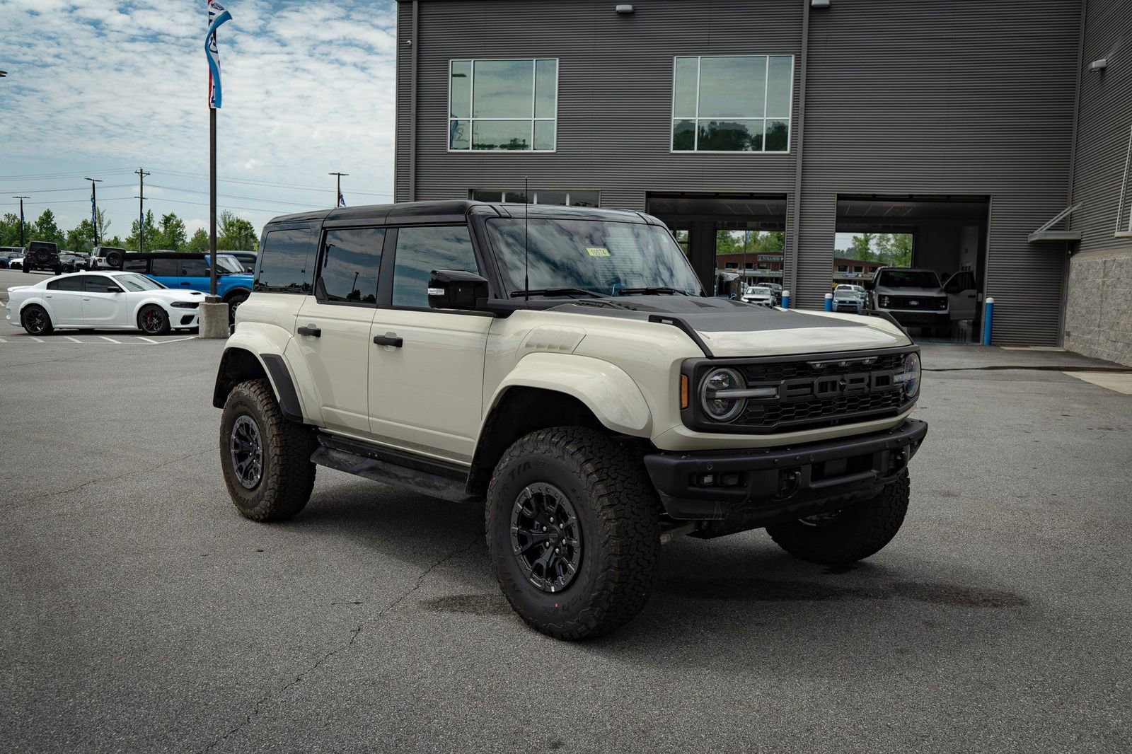 Used 2025 Ford Bronco Raptor image 27