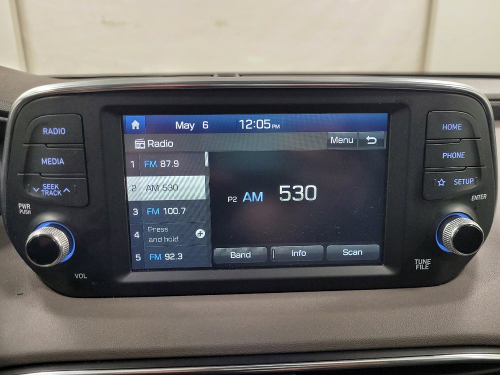 Used 2020 Hyundai Santa Fe SE FWD image 25