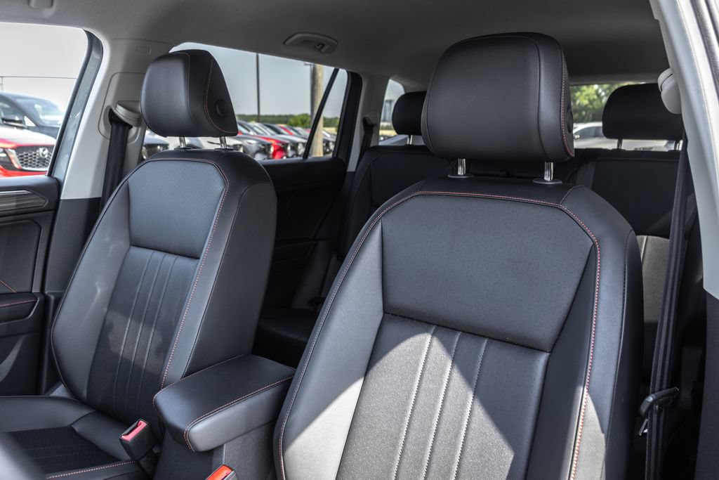 Certified 2024 Volkswagen Tiguan Wolfsburg Edition AWD/4WD image 12