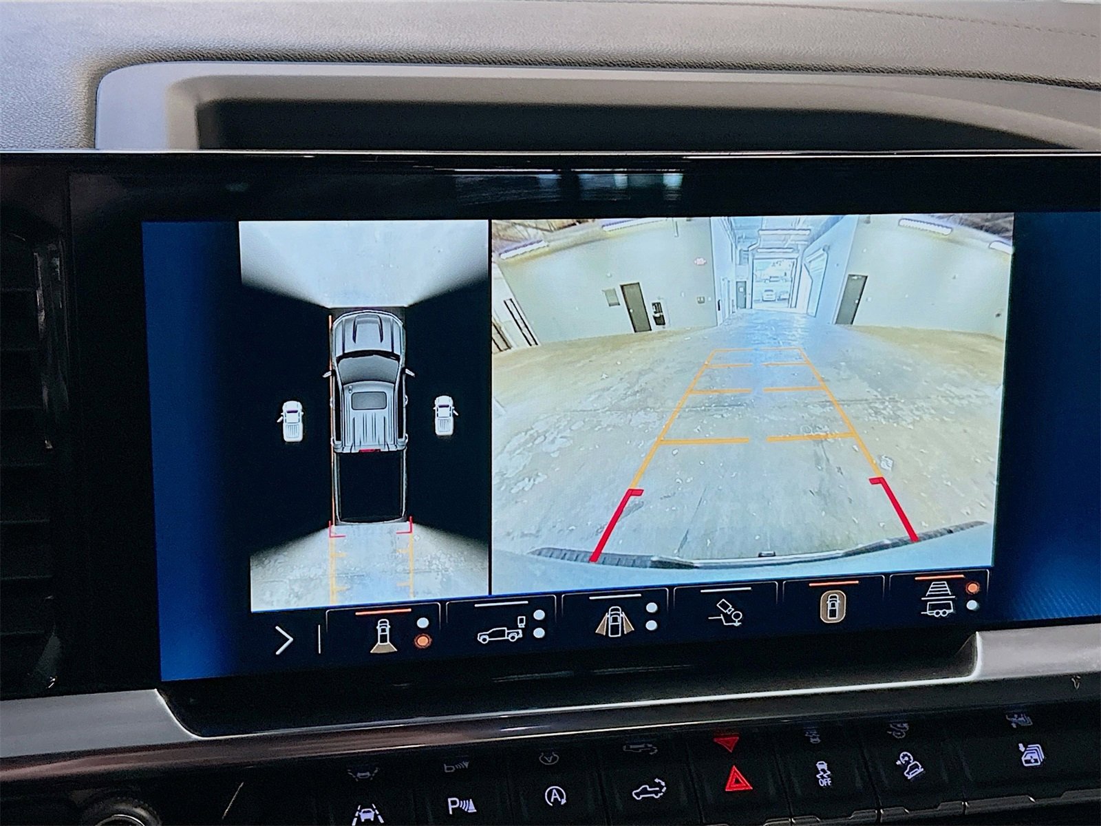 Used 2024 Chevrolet Silverado 1500 LTZ w/ LTZ Premium Package image 14