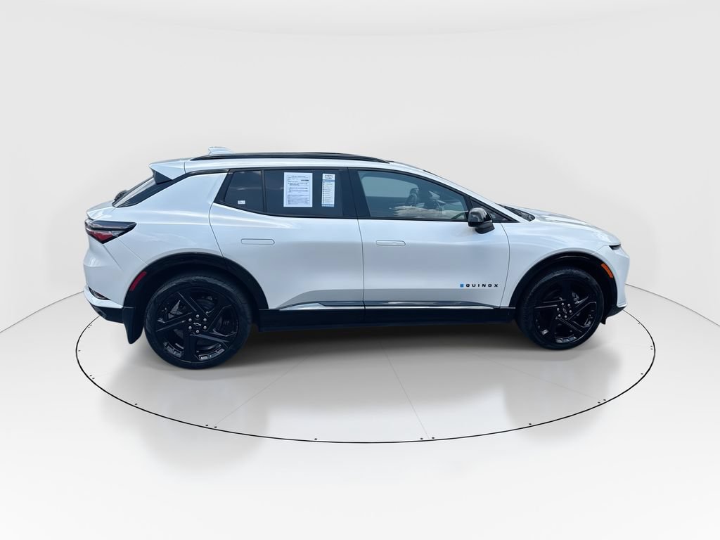 Used 2025 Chevrolet Equinox EV RS w/ LPO, Active Package AWD/4WD image 9