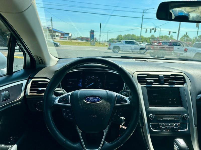 Used 2016 Ford Fusion SE w/ Equipment Group 202A image 14