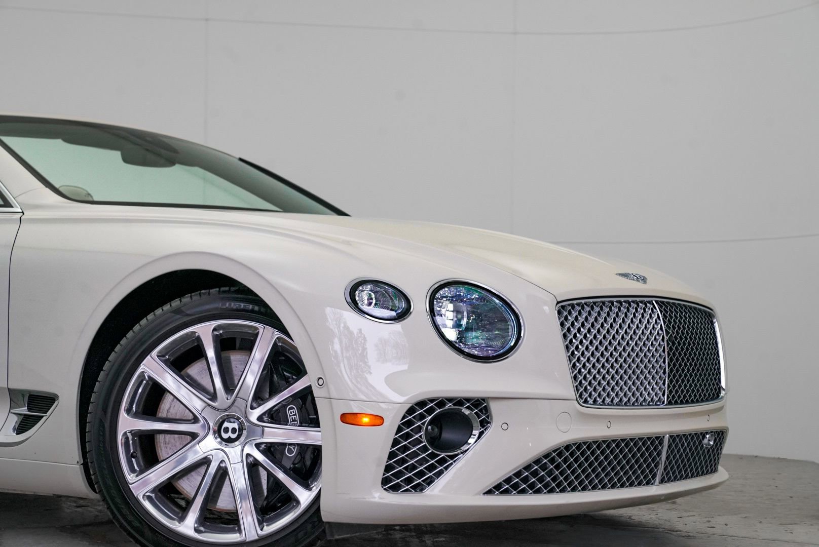 Used 2023 Bentley Continental GT Azure image 68