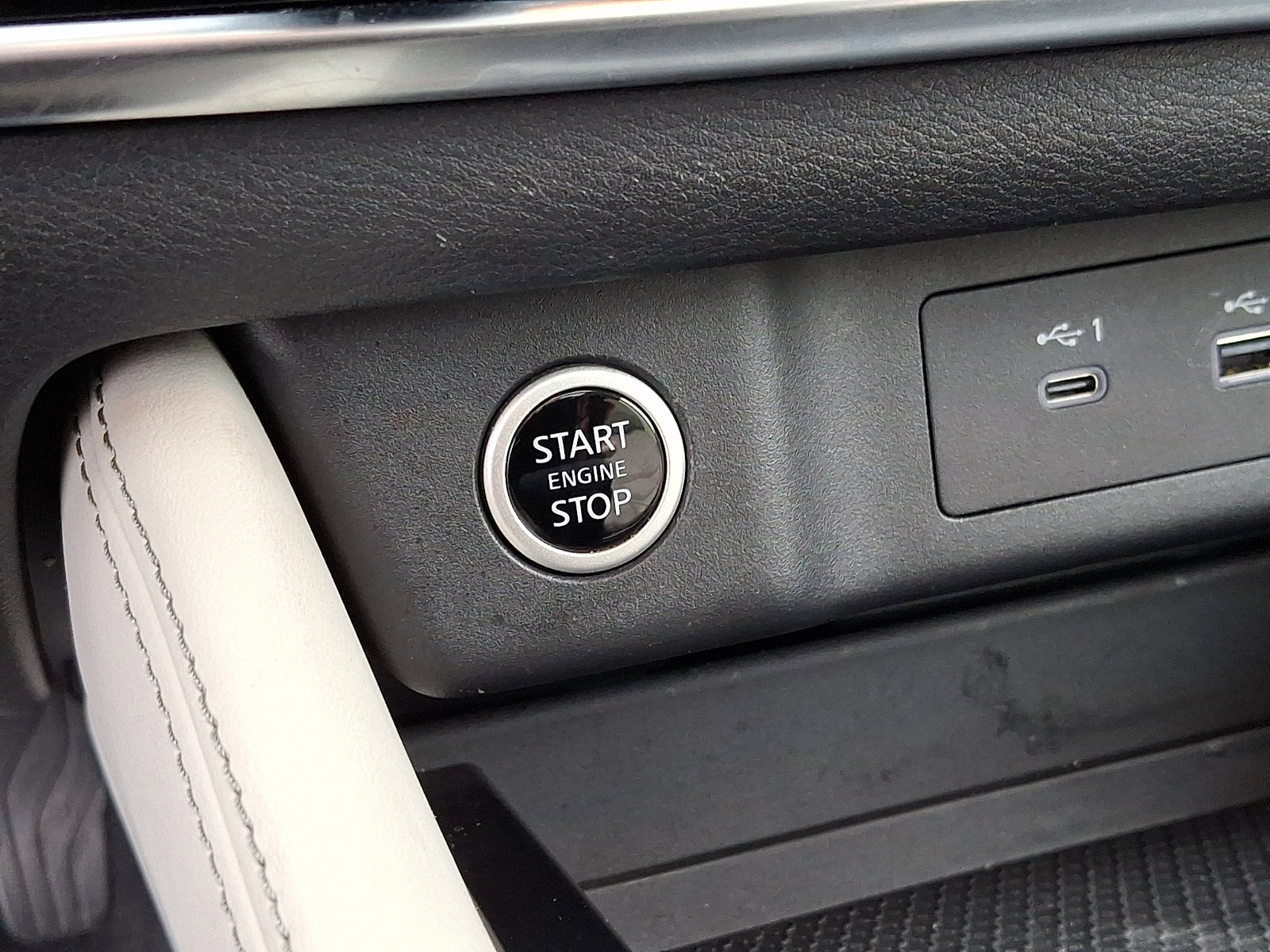 Certified 2023 Nissan Rogue SL w/ SL Premium Package image 25