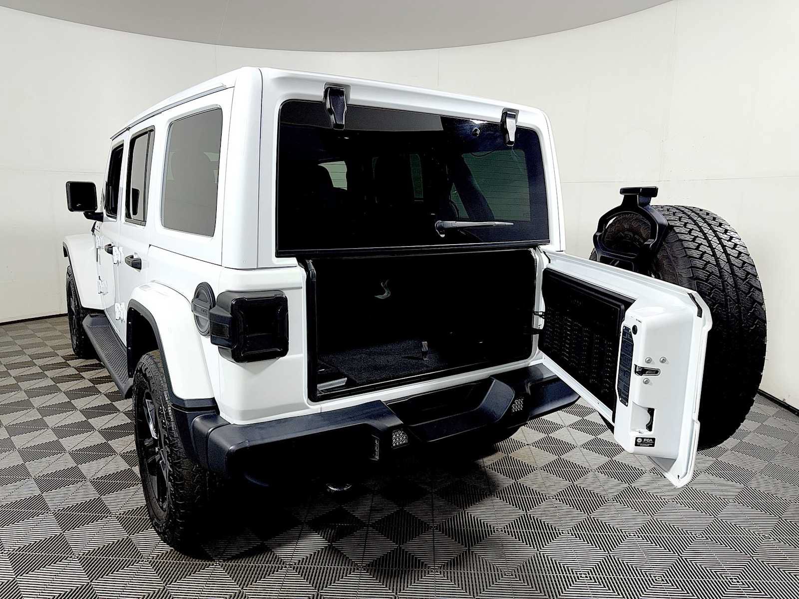 Used 2021 Jeep Wrangler Unlimited Sahara AWD/4WD image 22