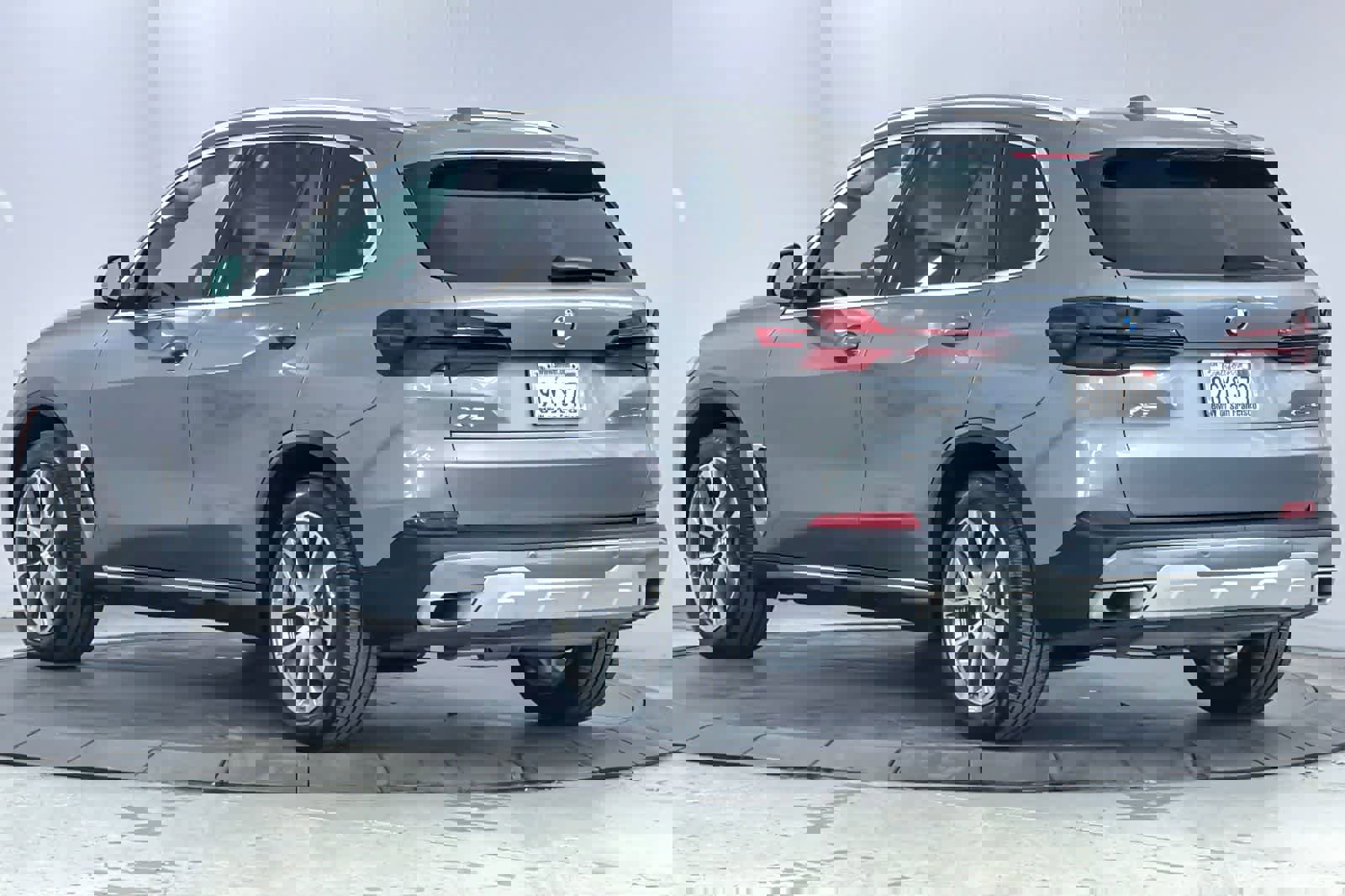 Used 2024 BMW X5 xDrive40i w/ Premium Package image 6