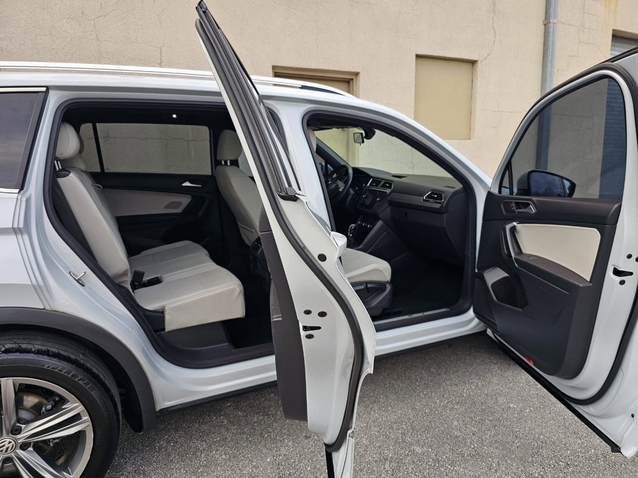 Used 2019 Volkswagen Tiguan SEL R-Line image 21