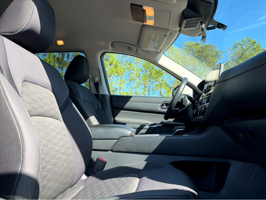 Certified 2024 Nissan Pathfinder SV image 9