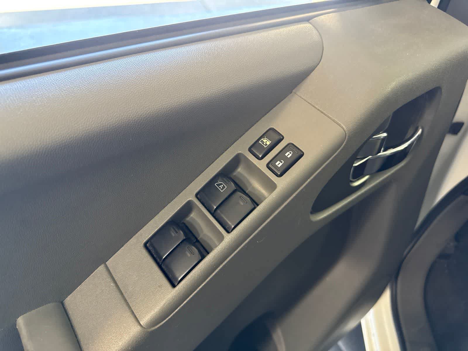 Used 2020 Nissan Frontier SV AWD/4WD image 19