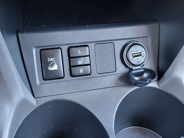 Used 2007 Toyota RAV4 Limited image 17