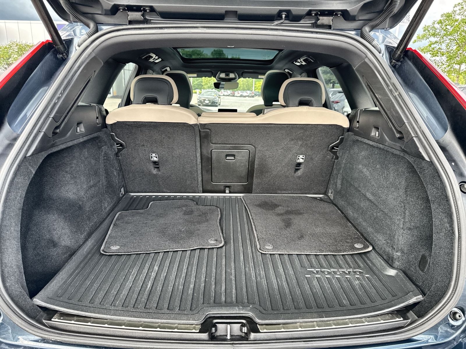 Certified 2026 Volvo XC60 B5 Plus AWD/4WD image 25