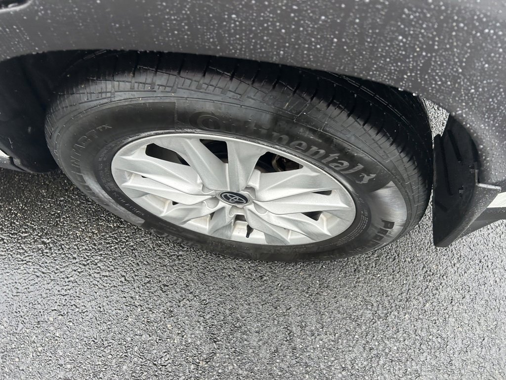 Used 2023 Toyota Corolla Cross LE image 22