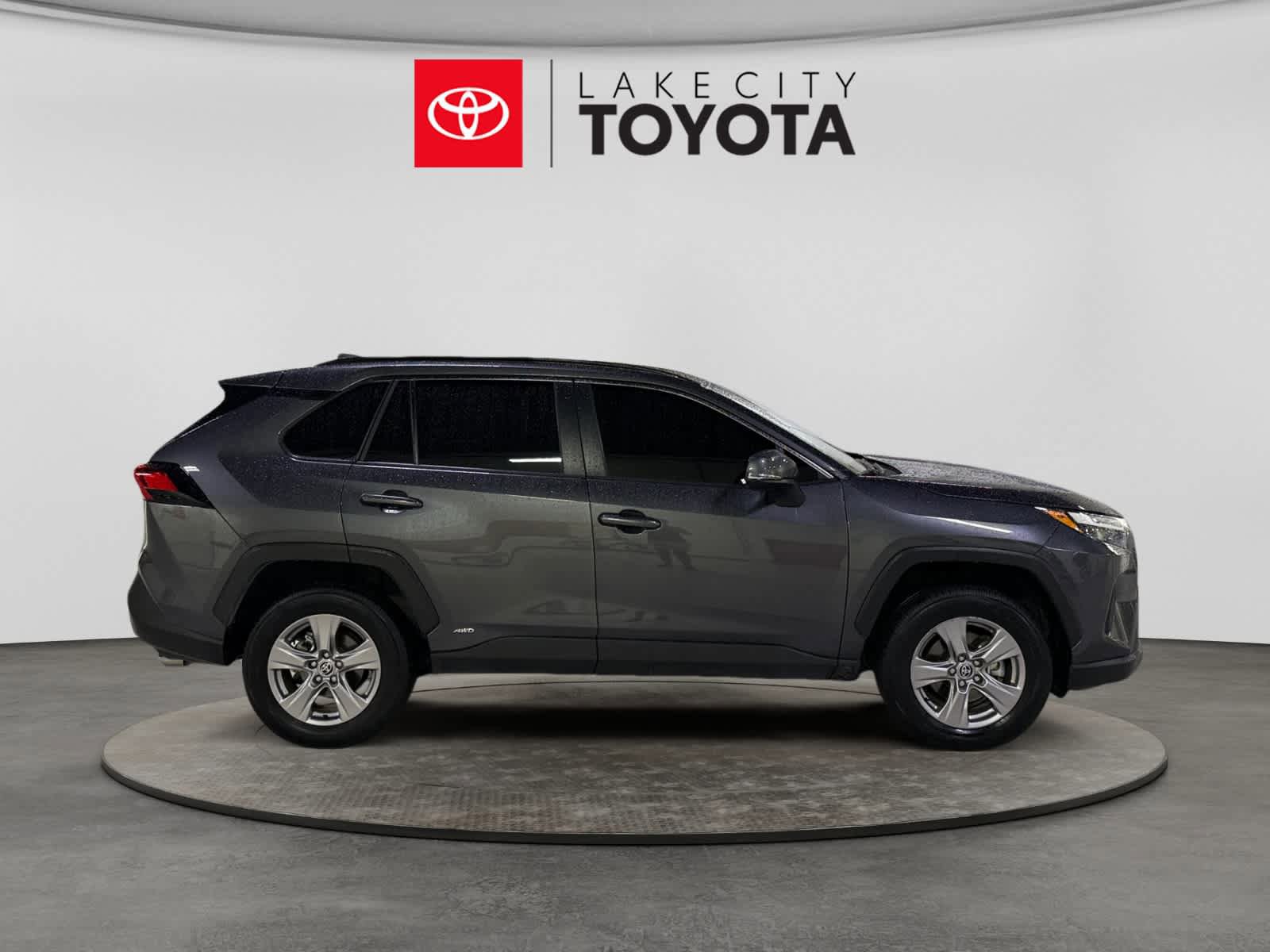 Used 2025 Toyota RAV4 XLE AWD/4WD image 10